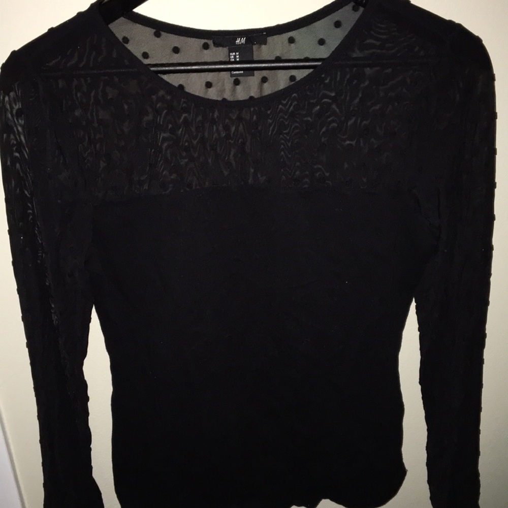 Blk top w/sheer patterned sleeves and shoulders